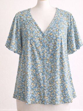 Croft & Barrow Blue Floral Women's Top